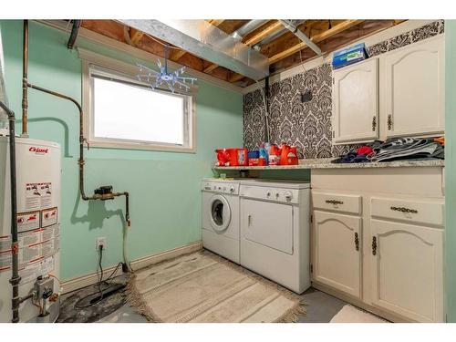 7 Chilcotin Way West, Lethbridge, AB - Indoor Photo Showing Laundry Room