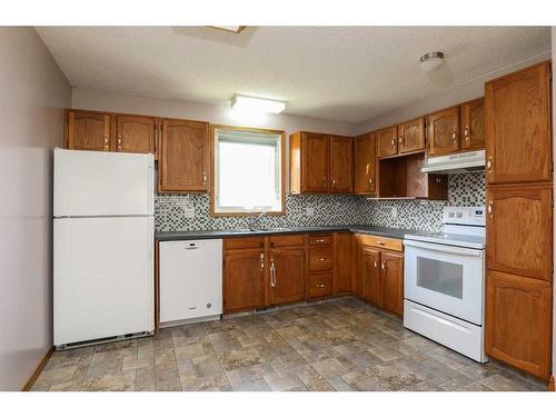 4501 56 Ave., Taber, AB - Indoor Photo Showing Kitchen