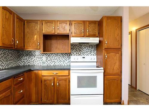 4501 56 Ave., Taber, AB - Indoor Photo Showing Kitchen