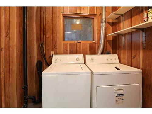 4501 56 Ave., Taber, AB - Indoor Photo Showing Laundry Room