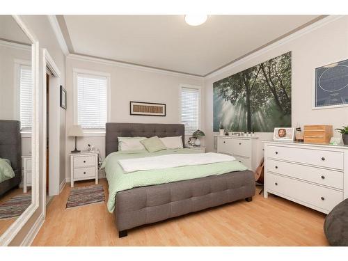 100 Blackfoot Circle West, Lethbridge, AB - Indoor Photo Showing Bedroom