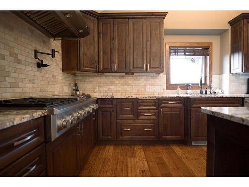 195041 Highway 512, Rural Lethbridge County, AB - Indoor Photo Showing Kitchen