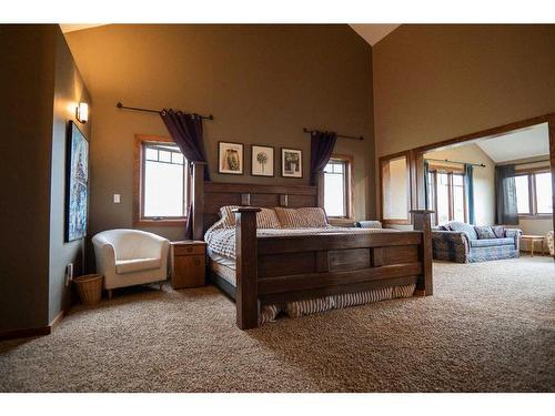 195041 Highway 512, Rural Lethbridge County, AB - Indoor Photo Showing Bedroom