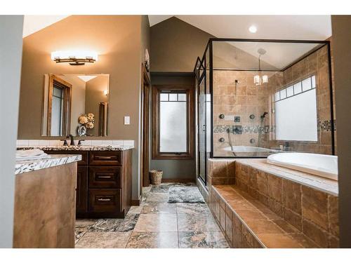 195041 Highway 512, Rural Lethbridge County, AB - Indoor Photo Showing Bathroom