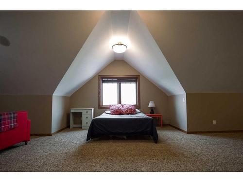 195041 Highway 512, Rural Lethbridge County, AB - Indoor Photo Showing Bedroom