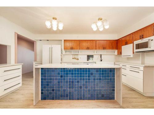 2818 6A Avenue South, Lethbridge, AB - Indoor Photo Showing Kitchen