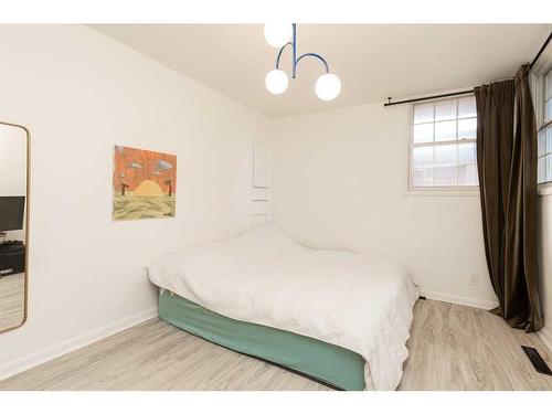 2818 6A Avenue South, Lethbridge, AB - Indoor Photo Showing Bedroom