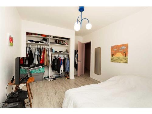 2818 6A Avenue South, Lethbridge, AB - Indoor Photo Showing Bedroom