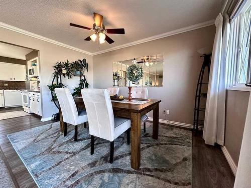 210 4 Street East, Cardston, AB - Indoor Photo Showing Dining Room