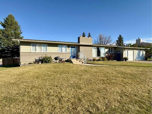 210 4 Street East, Cardston, AB - Outdoor