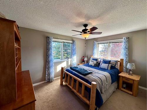 210 4 Street East, Cardston, AB - Indoor Photo Showing Bedroom