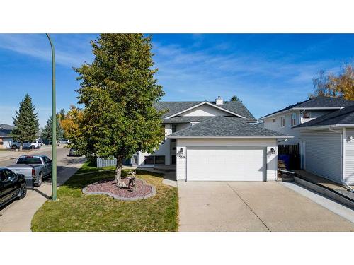 359 Heritage Crescent West, Lethbridge, AB - Outdoor