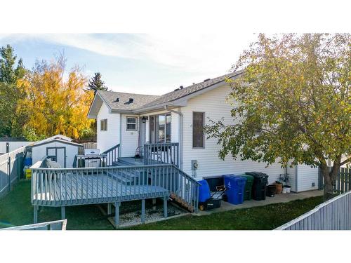 359 Heritage Crescent West, Lethbridge, AB - Outdoor