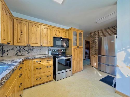 1302 83 Street, Coleman, AB - Indoor Photo Showing Kitchen