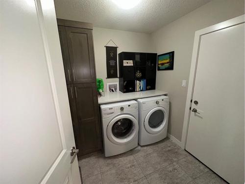 #3-47 Aquitania Circle West, Lethbridge, AB - Indoor Photo Showing Laundry Room