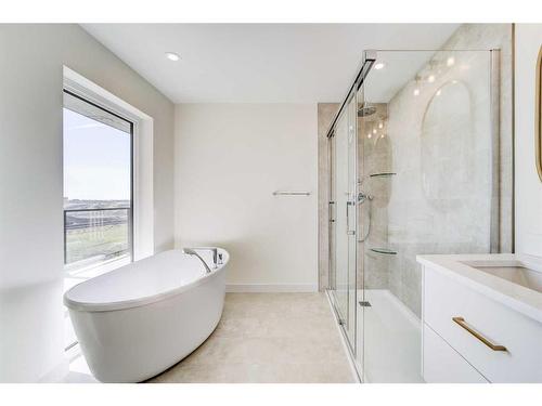 224-102 Scenic Drive North, Lethbridge, AB - Indoor Photo Showing Bathroom