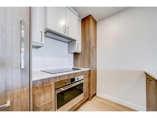 515-102 Scenic Drive North, Lethbridge, AB - Indoor Photo Showing Kitchen