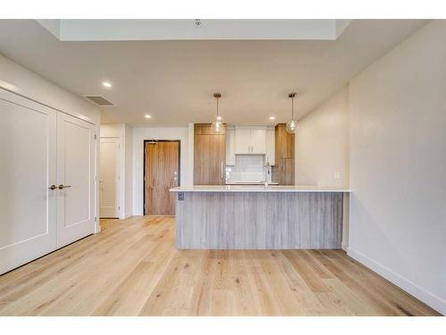 515-102 Scenic Drive North, Lethbridge, AB - Indoor Photo Showing Kitchen