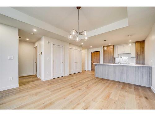 515-102 Scenic Drive North, Lethbridge, AB - Indoor Photo Showing Kitchen