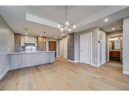 318-102 Scenic Drive North, Lethbridge, AB - Indoor Photo Showing Kitchen