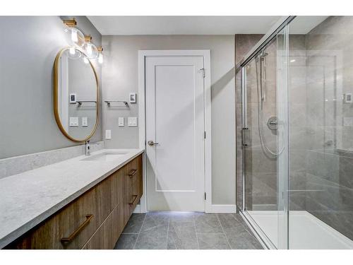 321-102 Scenic Drive North, Lethbridge, AB - Indoor Photo Showing Bathroom