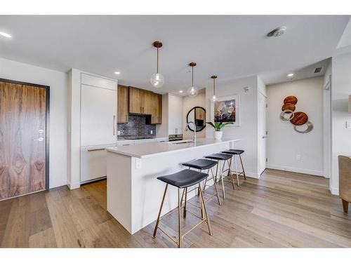 327-102 Scenic Drive North, Lethbridge, AB - Indoor Photo Showing Kitchen With Upgraded Kitchen