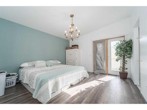 921 12A Street North, Lethbridge, AB - Indoor Photo Showing Bedroom