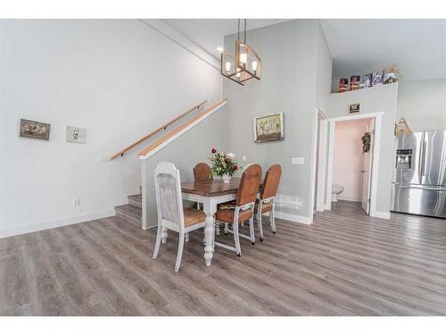 921 12A Street North, Lethbridge, AB - Indoor Photo Showing Dining Room