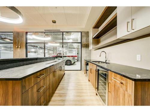 527-102 Scenic Drive North, Lethbridge, AB - Indoor Photo Showing Kitchen