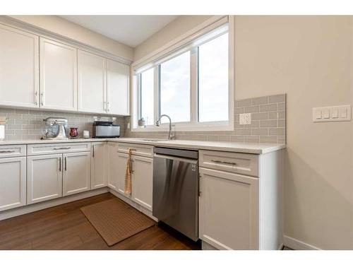 248 Agnes Short Place North, Lethbridge, AB - Indoor Photo Showing Kitchen