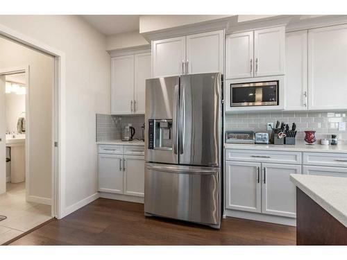 248 Agnes Short Place North, Lethbridge, AB - Indoor Photo Showing Kitchen