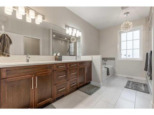 248 Agnes Short Place North, Lethbridge, AB - Indoor Photo Showing Bathroom