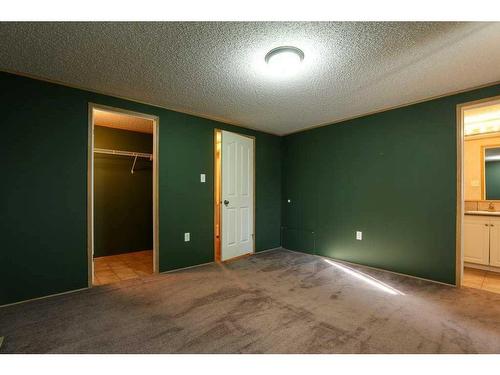 1716 18 Avenue, Coaldale, AB - Indoor Photo Showing Other Room