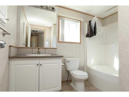 1716 18 Avenue, Coaldale, AB - Indoor Photo Showing Bathroom