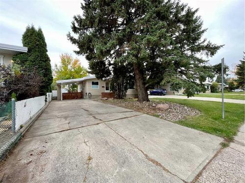 2420 14 Avenue South, Lethbridge, AB - Outdoor