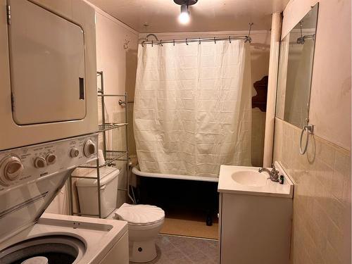 7046 18 Avenue, Coleman, AB - Indoor Photo Showing Laundry Room