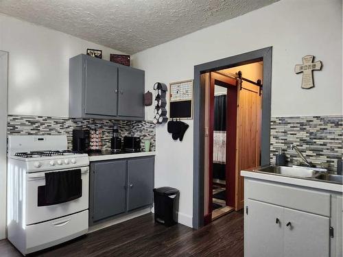 5315 56 Street, Taber, AB - Indoor Photo Showing Kitchen With Double Sink