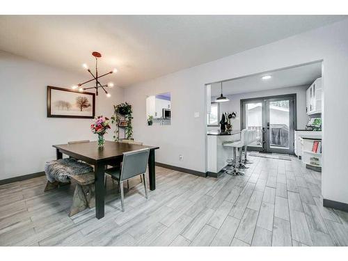 2412 13 Avenue North, Lethbridge, AB - Indoor Photo Showing Dining Room