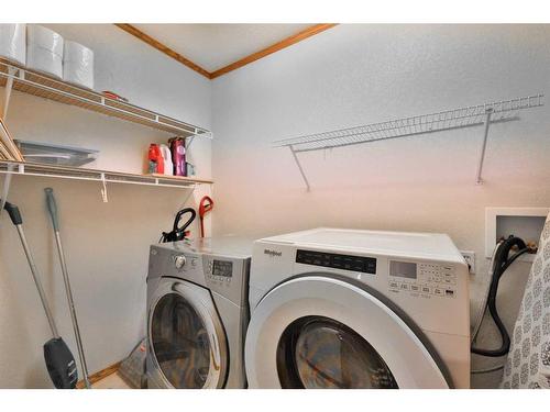 206 2 Avenue, Warner, AB - Indoor Photo Showing Laundry Room