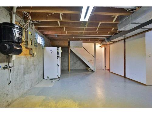 206 2 Avenue, Warner, AB - Indoor Photo Showing Basement