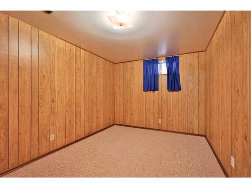 206 2 Avenue, Warner, AB - Indoor Photo Showing Other Room