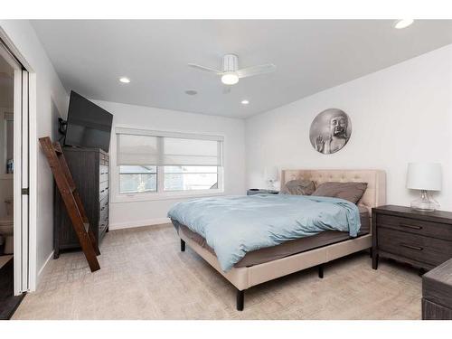 87 Jessie Robinson Close North, Lethbridge, AB - Indoor Photo Showing Bedroom