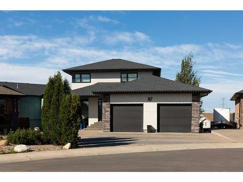 87 Jessie Robinson Close North, Lethbridge, AB - Outdoor