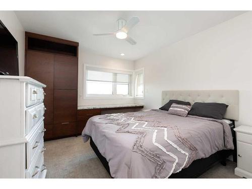 87 Jessie Robinson Close North, Lethbridge, AB - Indoor Photo Showing Bedroom