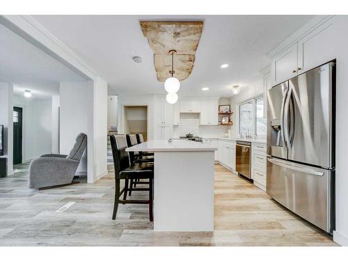 145 S 200 E, Raymond, AB - Indoor Photo Showing Kitchen