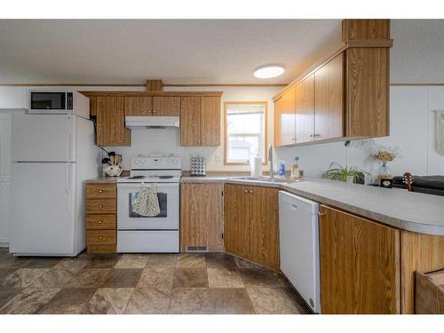 312 Station Boulevard, Coaldale, AB 