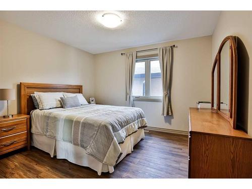 5205 44A Street, Taber, AB - Indoor Photo Showing Bedroom