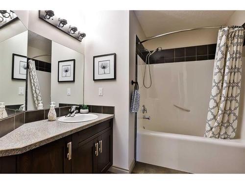 5205 44A Street, Taber, AB - Indoor Photo Showing Bathroom