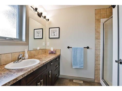 5205 44A Street, Taber, AB - Indoor Photo Showing Bathroom