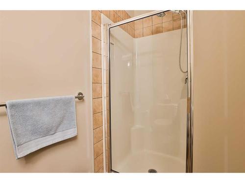 5205 44A Street, Taber, AB - Indoor Photo Showing Bathroom